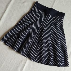 Carmen Marc Valvo Dark Navy Blue and White Zigzag Mini Fit And Flare Skirt
